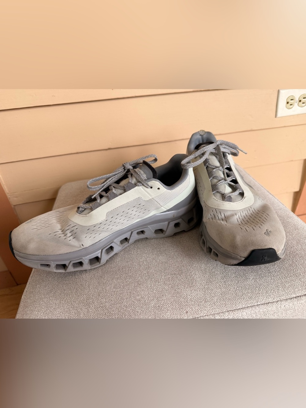 Men’s CloudTec shoes, size 8.5 - Picture 3 of 4